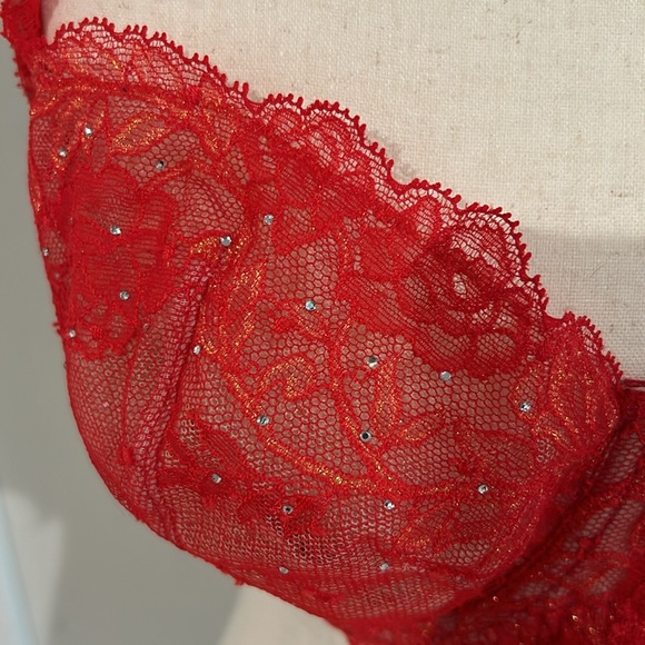 Victorias Secret Angels Red Lace Jeweled Unlined Demi Bra 36DD- 36E - Picture 3 of 9
